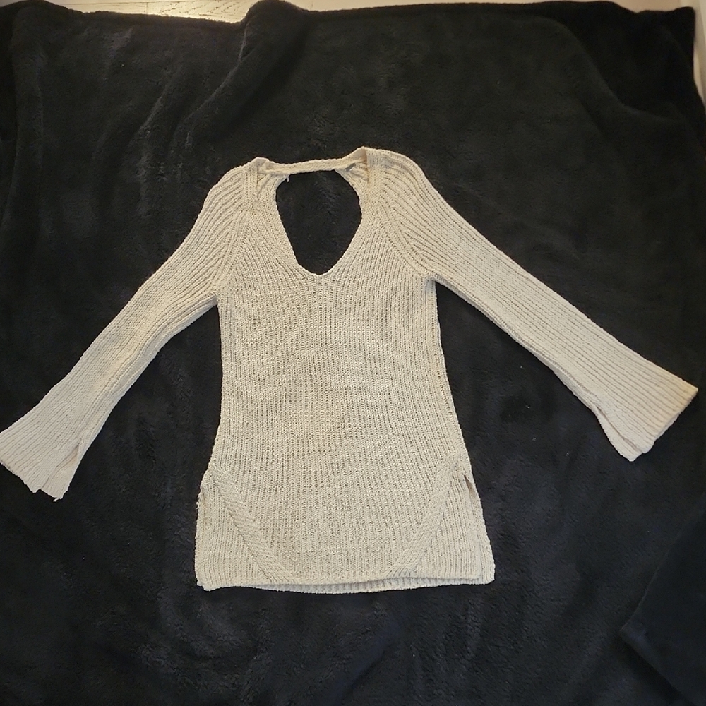 Elegant Cream Knit Pullover
